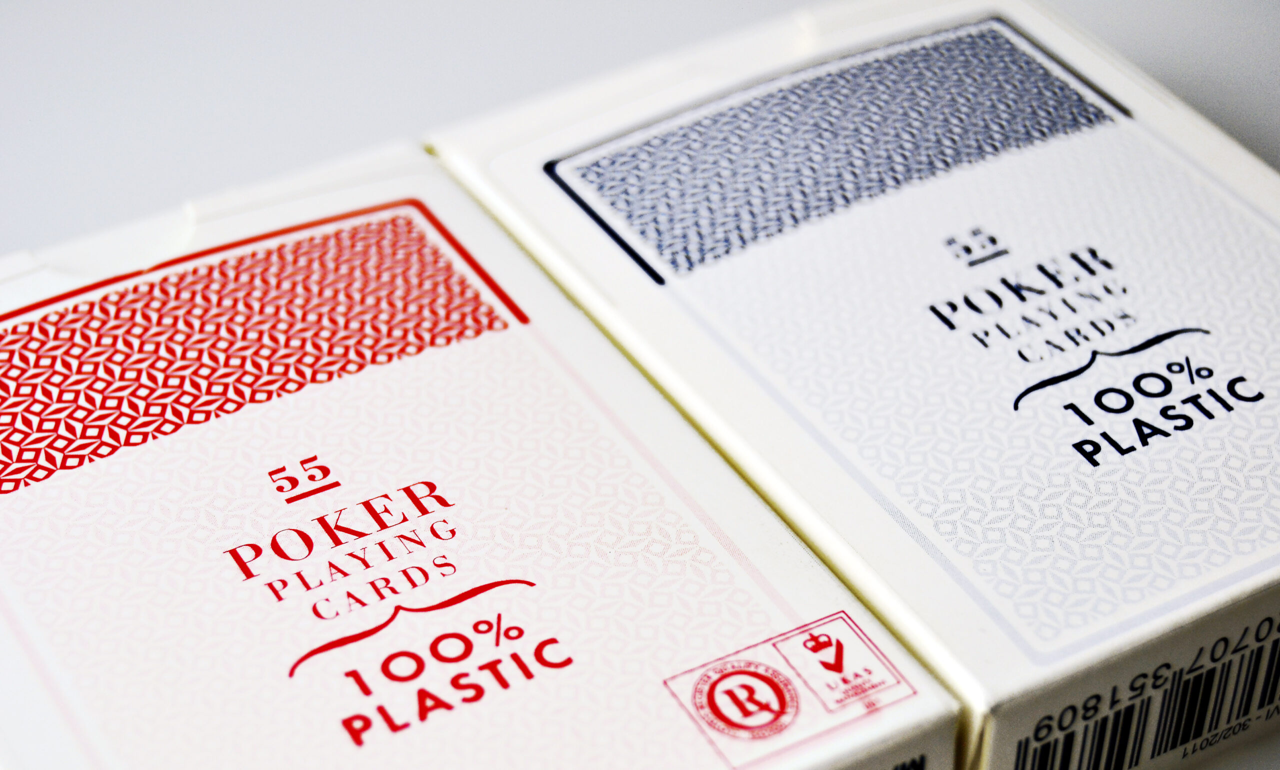 Fournier No. 2800 standard index playing cards back